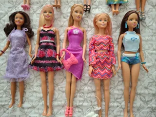 Barbies " crea tu lote"