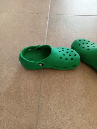 Crocs niño/niña Talla C13 (30-31 EU) Verde