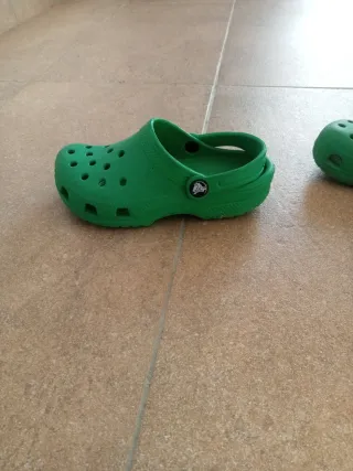 Crocs niño/niña Talla C13 (30-31 EU) Verde