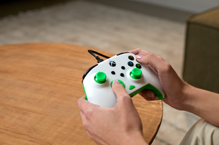 Controller cablato Rematch Core · Bianco Verde