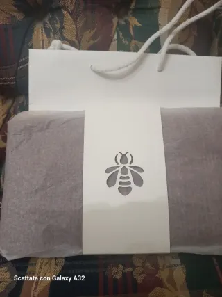 Pochette trucco Guerlain ape dorata