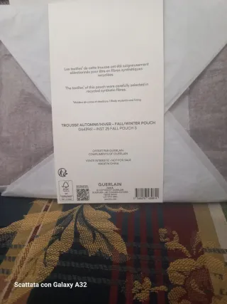 Pochette trucco Guerlain ape dorata