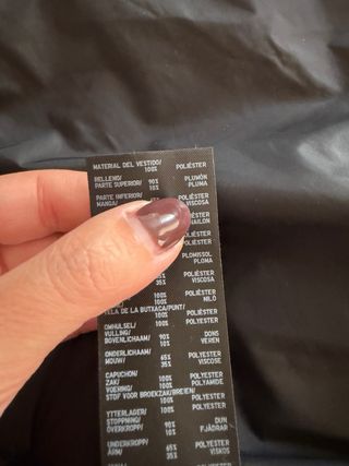 Chaqueta de plumas negra