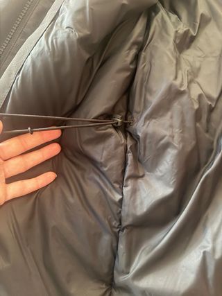 Chaqueta de plumas negra