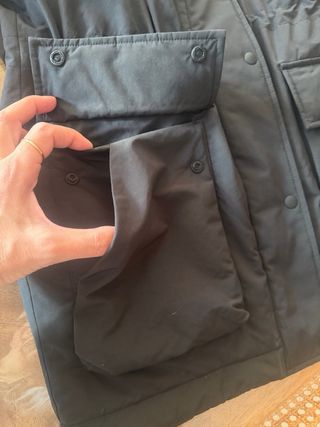 Chaqueta de plumas negra