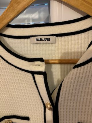 Chaqueta Salsa Jeans tipo Chanel crema