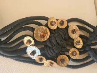 Cintura Patrizia Pepe nera con dettagli oro