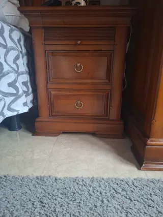 2 Comodini in legno massello