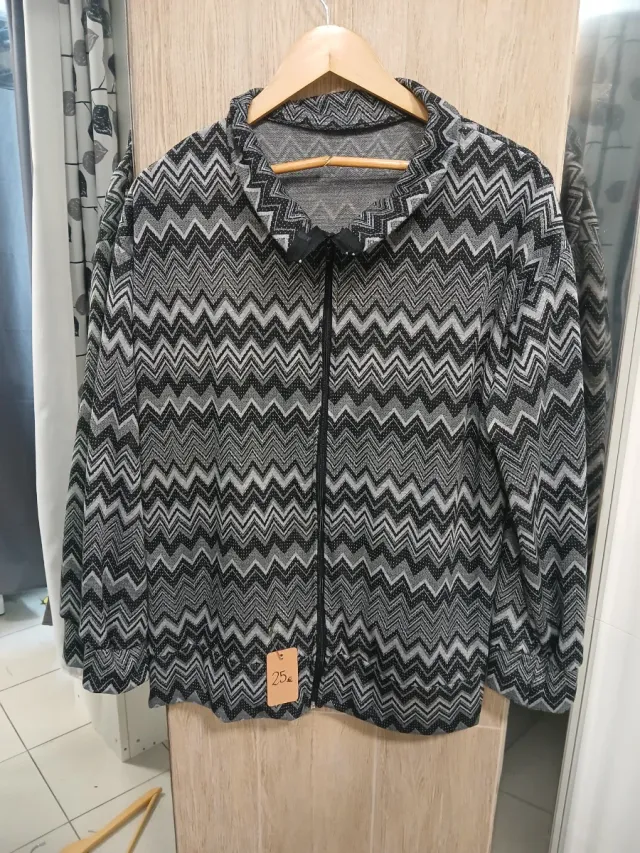Chaqueta cremallera zig-zag