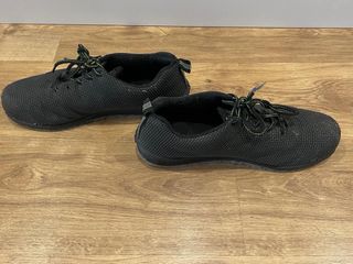 Zapatos de seguridad Cofra negros y verdes T-46