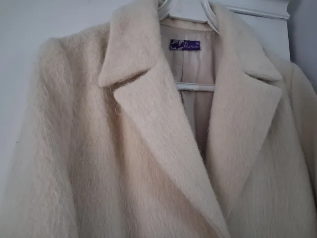 Abrigo paño pelo marfil Hecho en España.