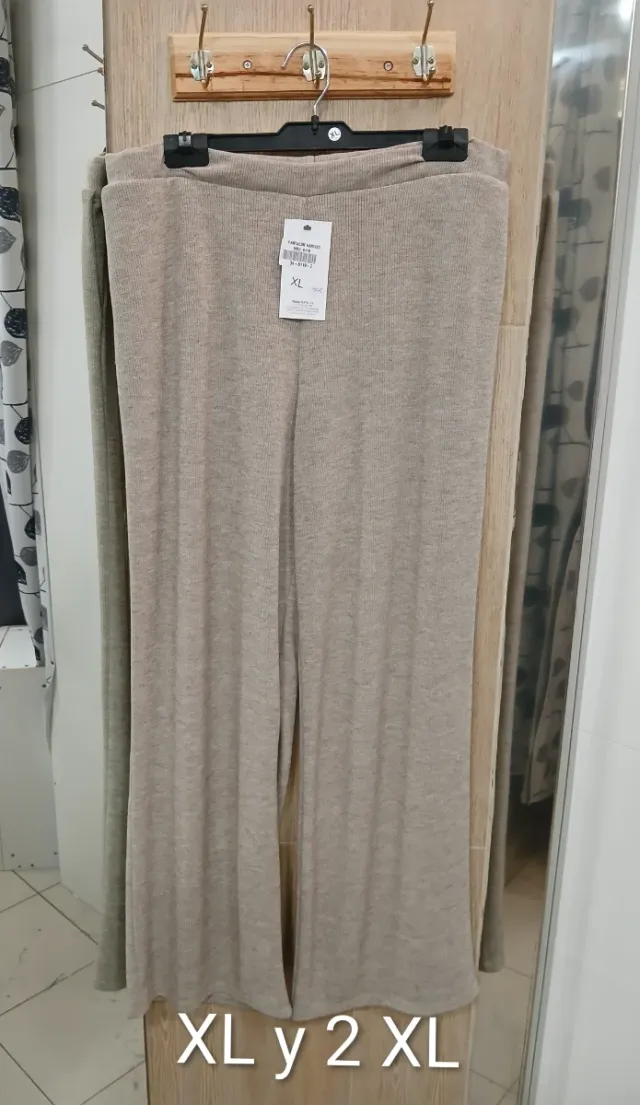 Pantalón beige XL y 2XL