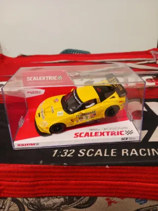 Scalextric Chevrolet Corvette C6R Amarillo
