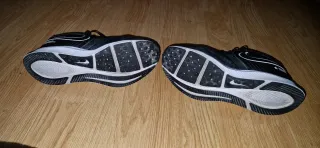 Zapatillas Nike Negras y Blancas