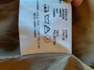 Traje de piel falda y chaqueta