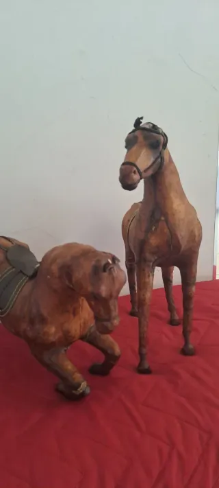 Coppia sculture cavalli artigianali