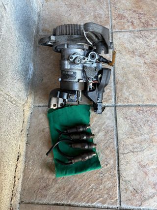 Bomba inyectora y 4 inyectores