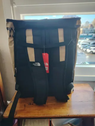 Mochila The North Face impermeable beige