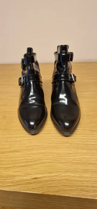 Botines negros con hebillas Piel- charol