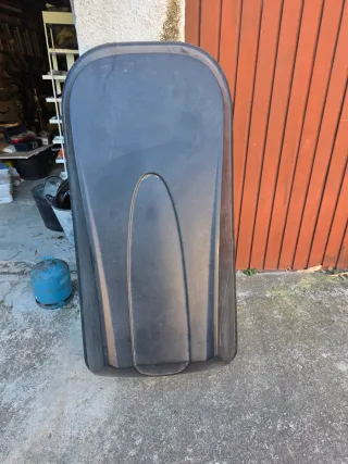 Baúl de coche negro