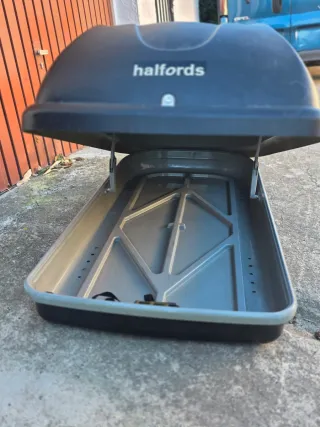 Baúl de coche negro