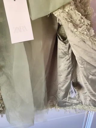 Chaqueta Zara flecos verde