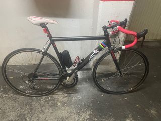 Bicicleta de carretera kcp restaurada