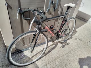 Bicicleta de carretera kcp restaurada