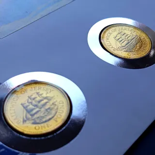 Ñ09X14C. Monedas y sellos Jersey 1 £ 1991 + 1992