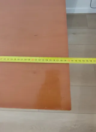 Mesa comedor madera líneas sencillas