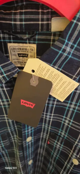 Camisa Levi's a estrenar.