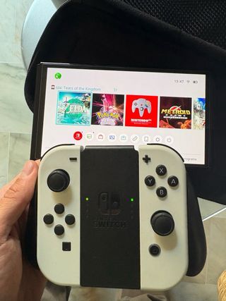 Nintendo Switch OLED + Zelda Tears of the Kingdom