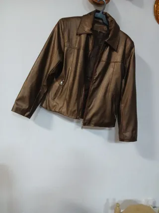 Chaqueta polipiel marrón