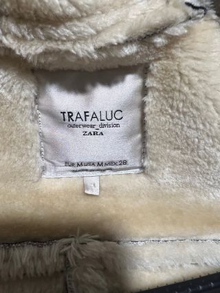 Chaqueta Zara Negra con Forro Beige