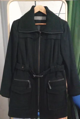 Elegante abrigo negro talla L