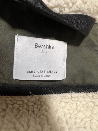 Abrigo verde Bershka forro polar