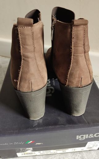 Tronchetto Igi&Co nabuk marrone tg 40