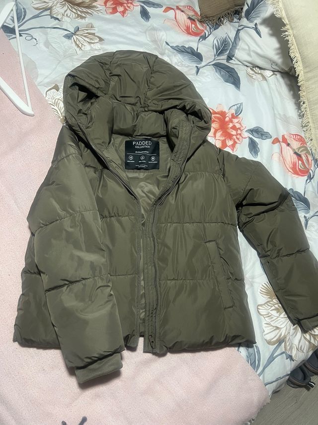 Cazadora acolchada Bershka verde