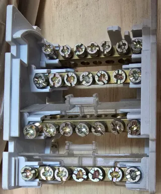 Legrand 048 84 Repartidor Modular 100A