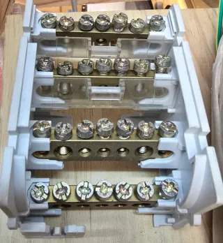 Legrand 048 84 Repartidor Modular 100A