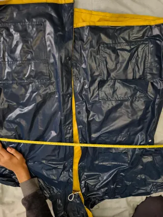 Chubasquero reversible sin estrenar