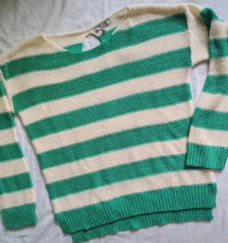 Jersey rayas FOR US  Talla 44, yo diría q es una M