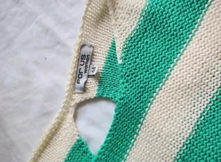 Jersey rayas FOR US  Talla 44, yo diría q es una M