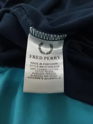 Jersey cuello alto Fred Perry azul