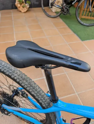 Bicicleta Cube Reaction C62