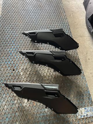 Fiancatina dx agganci valigie