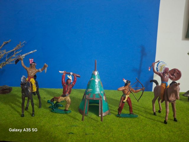 Soldati Indiani Comansi con Tipi