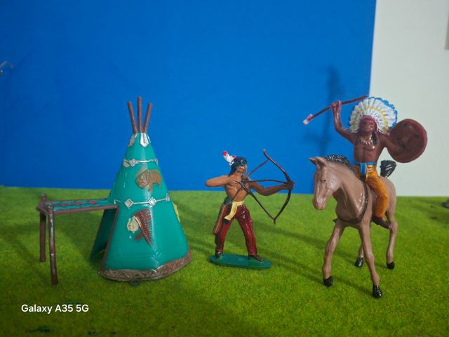 Soldati Indiani Comansi con Tipi