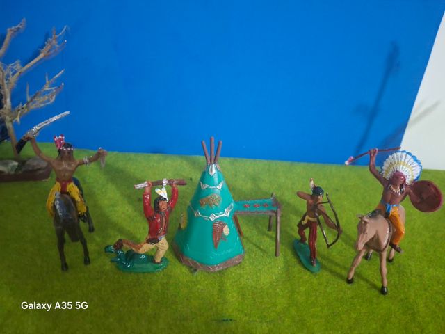 Soldati Indiani Comansi con Tipi