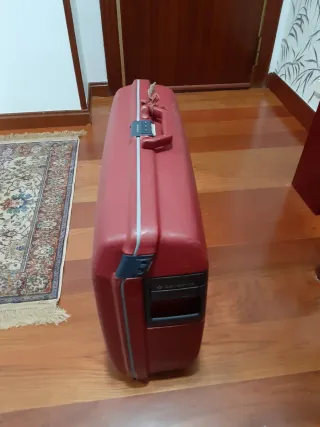 2 Maletas Resina 20kg Cada Una